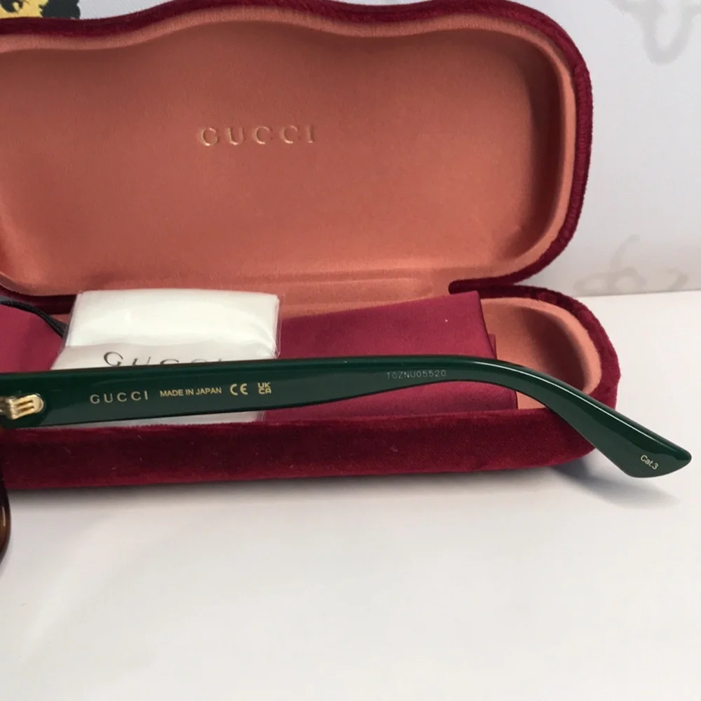 Gucci Tortoise Shell Sunglasses with Green Lenses GG0925s 002